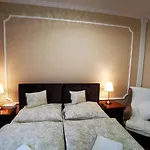 Corner House *