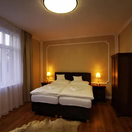 Corner House アパート Lučenec