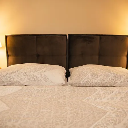 Corner House Διαμέρισμα Lučenec