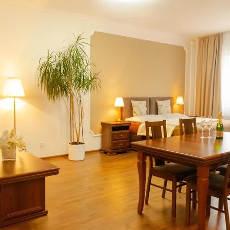 Corner House * Lučenec