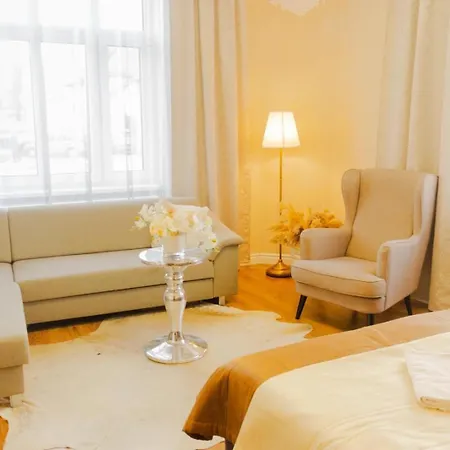 公寓 Corner House Lučenec