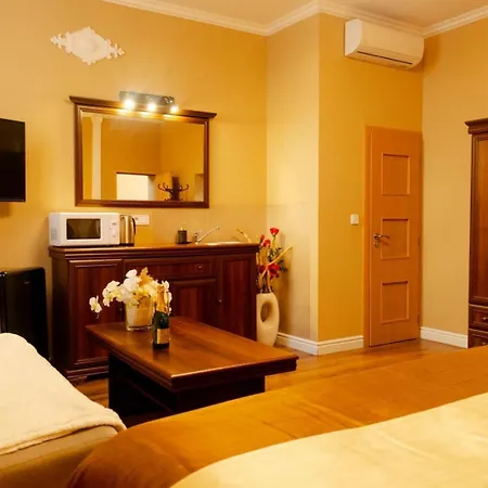 Corner House * Lučenec