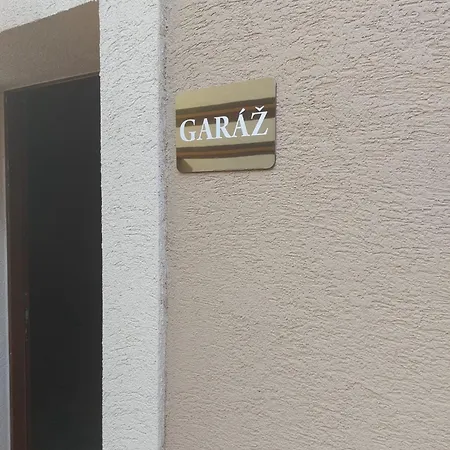 Apartament Corner House