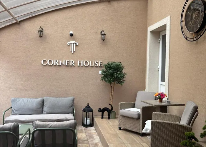 Corner House *